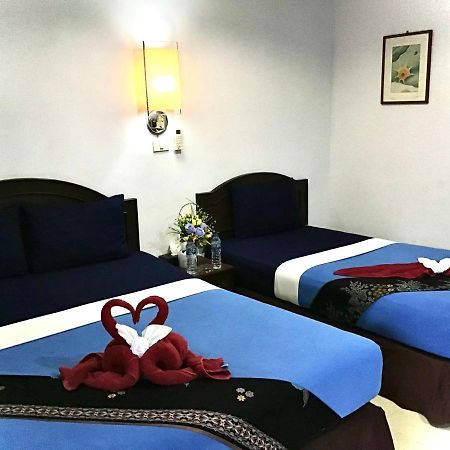 Andaman Beach Resort Koh Jum Esterno foto