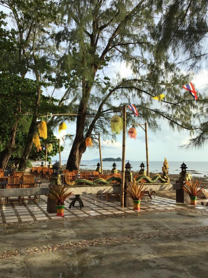 Andaman Beach Resort Koh Jum Esterno foto