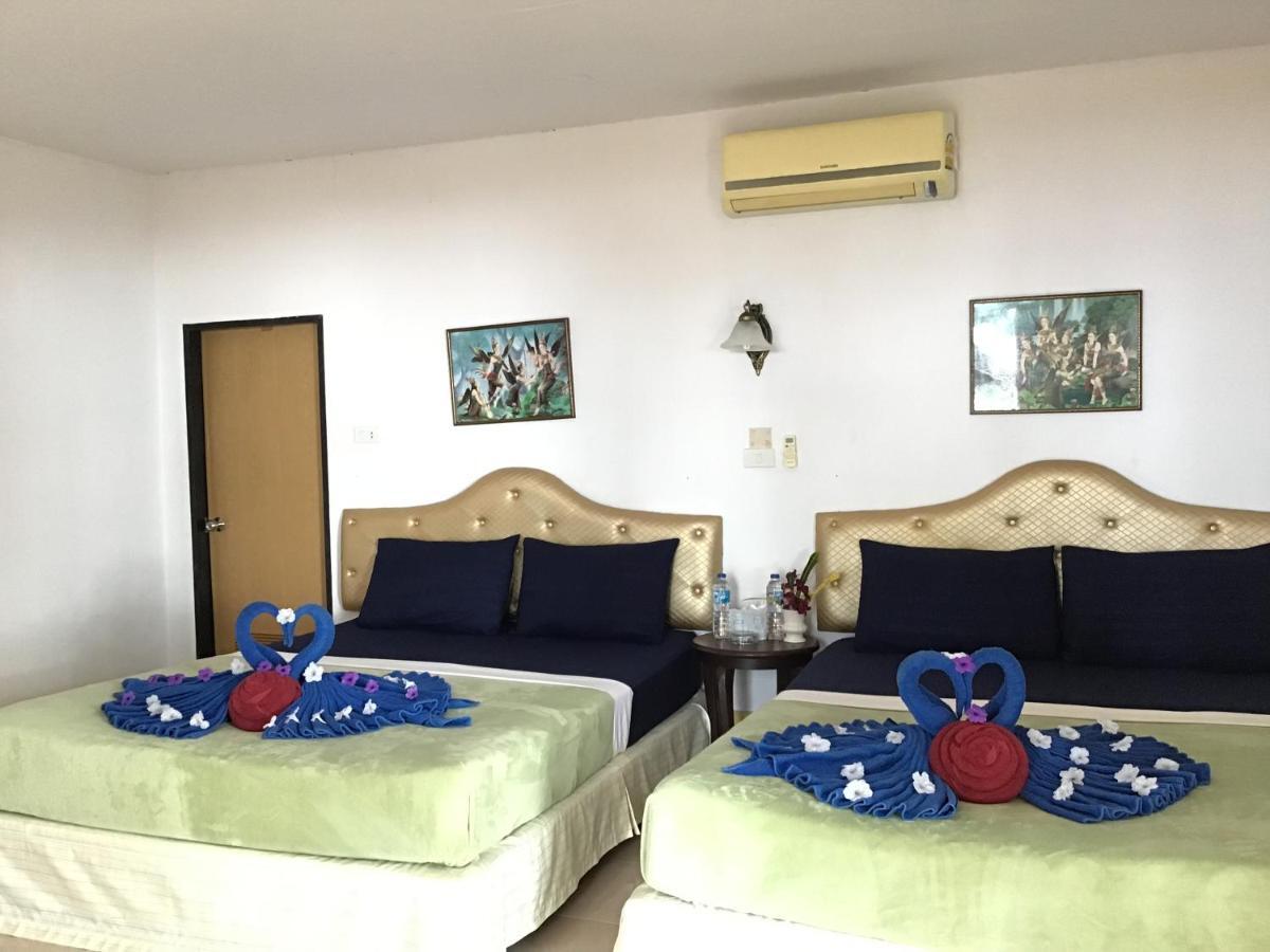 Andaman Beach Resort Koh Jum Esterno foto