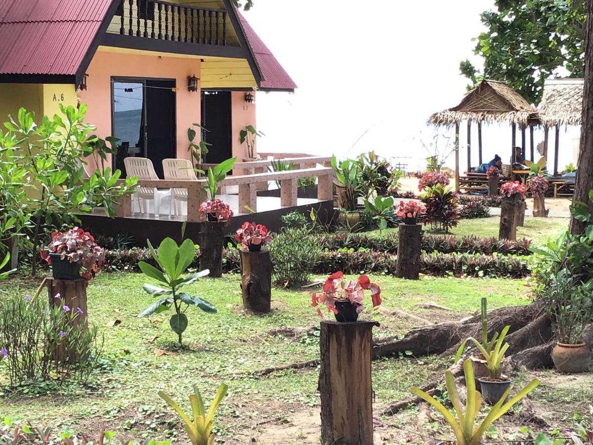 Andaman Beach Resort Koh Jum Esterno foto