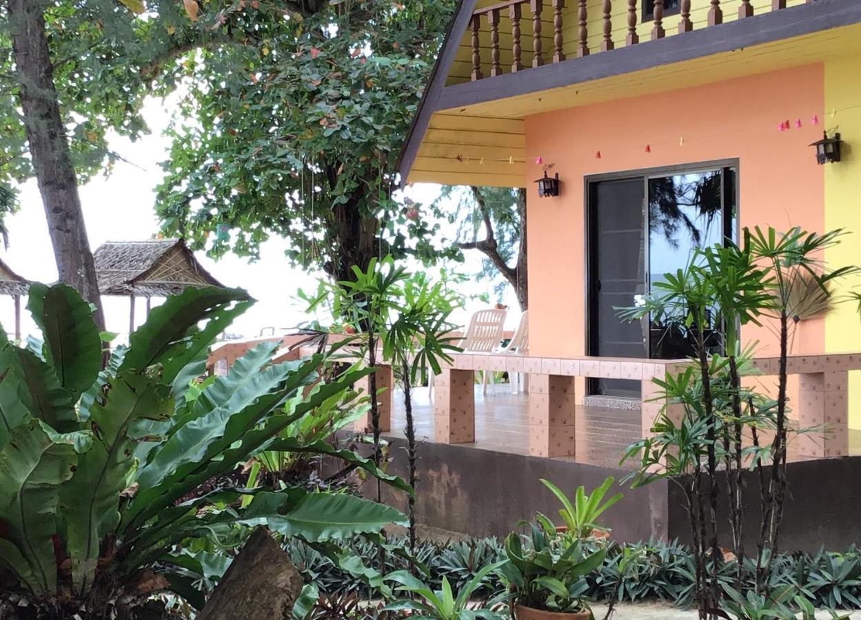 Andaman Beach Resort Koh Jum Esterno foto
